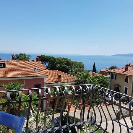 Villa Niki Rezine Ловран Екстериор снимка