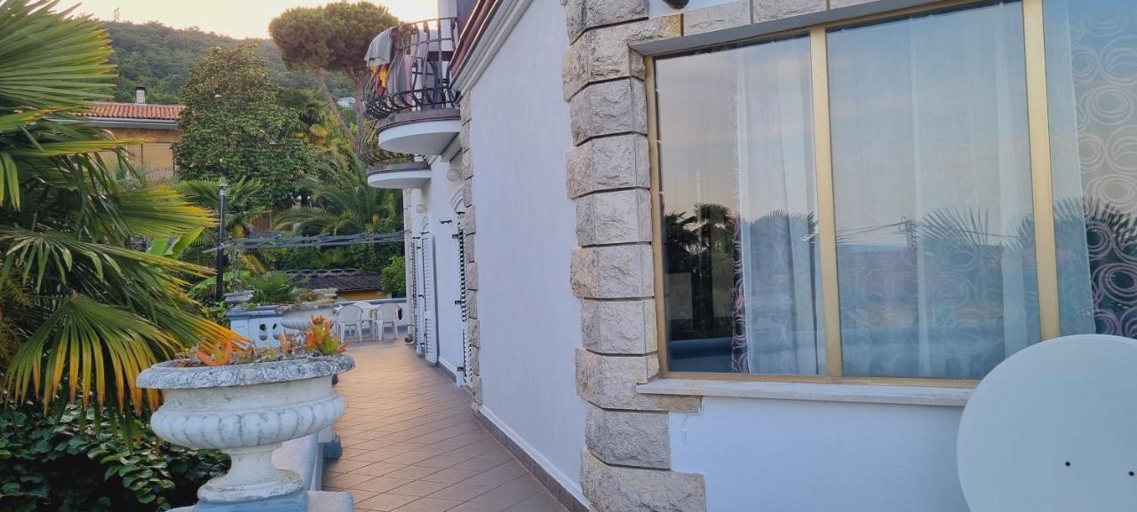 Villa Niki Rezine Ловран Екстериор снимка
