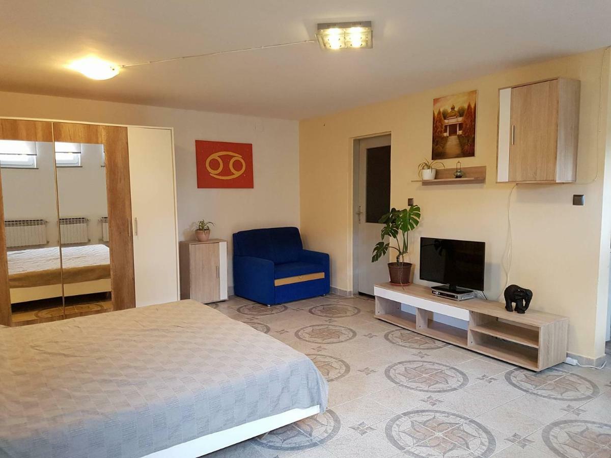 Villa Niki Rezine Ловран Екстериор снимка