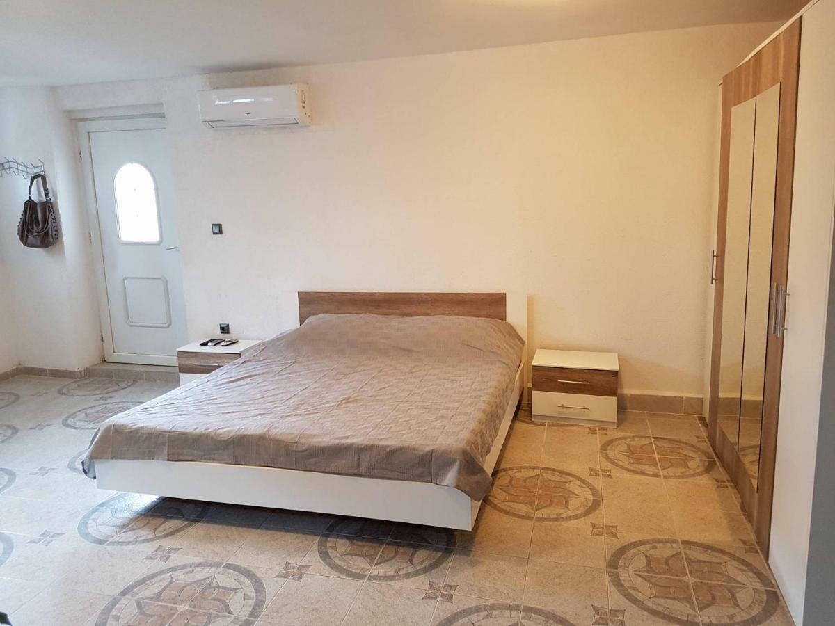 Villa Niki Rezine Ловран Екстериор снимка