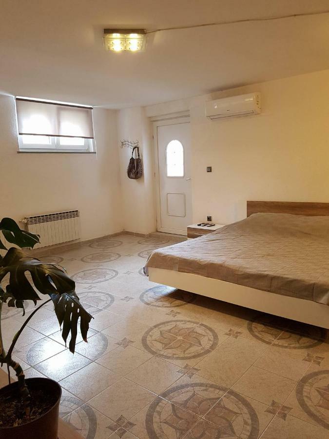 Villa Niki Rezine Ловран Екстериор снимка